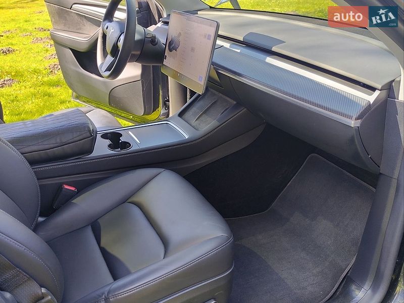 Внедорожник / Кроссовер Tesla Model Y 2024 в Львове