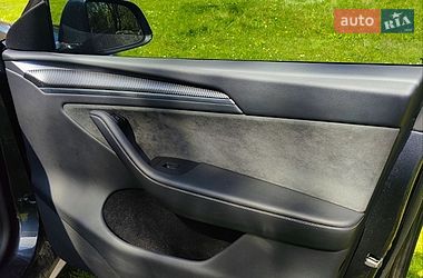Внедорожник / Кроссовер Tesla Model Y 2024 в Львове