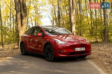 Внедорожник / Кроссовер Tesla Model Y 2021 в Киеве