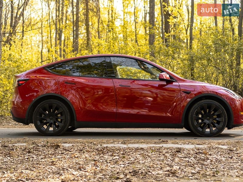 Внедорожник / Кроссовер Tesla Model Y 2021 в Киеве