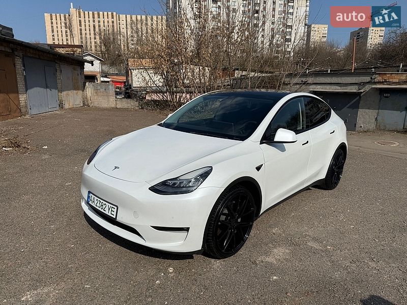 Внедорожник / Кроссовер Tesla Model Y 2021 в Киеве