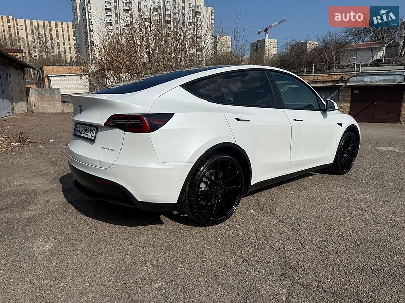 Внедорожник / Кроссовер Tesla Model Y 2021 в Киеве