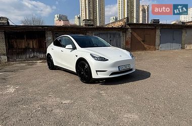 Внедорожник / Кроссовер Tesla Model Y 2021 в Киеве