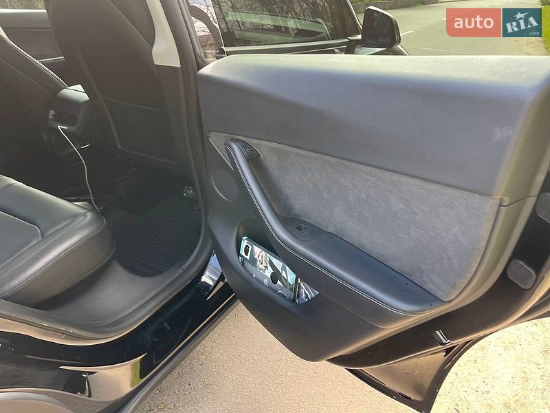 Внедорожник / Кроссовер Tesla Model Y 2022 в Запорожье
