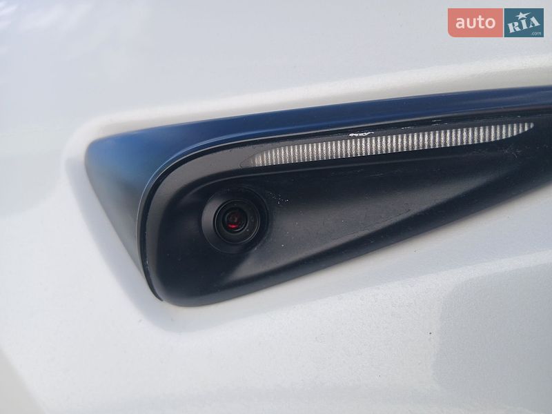 Внедорожник / Кроссовер Tesla Model Y 2023 в Калиновке