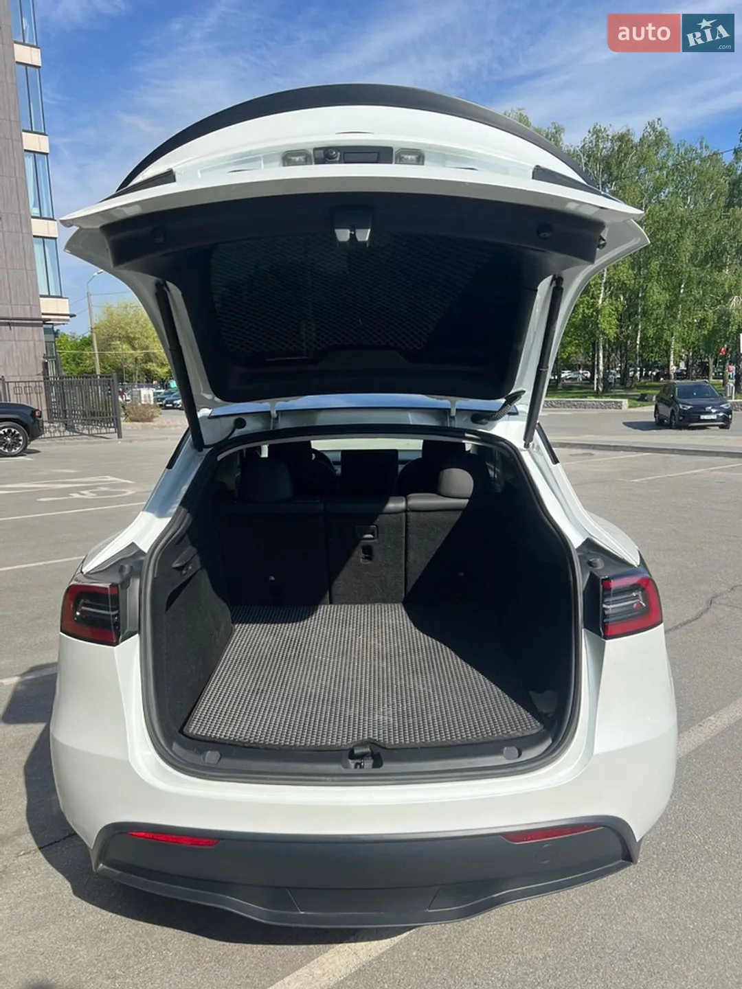 2024 Tesla Model Y - мініатюра 10