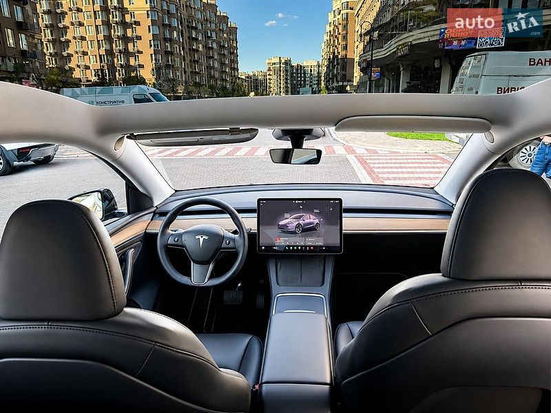 Внедорожник / Кроссовер Tesla Model Y 2024 в Киеве