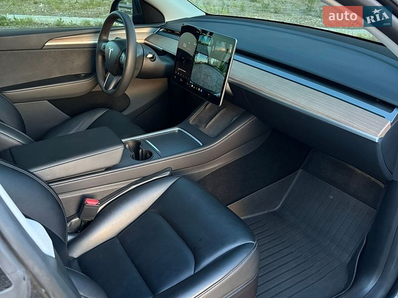 Внедорожник / Кроссовер Tesla Model Y 2024 в Самборе