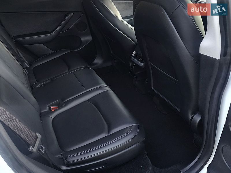 Внедорожник / Кроссовер Tesla Model Y 2022 в Киеве