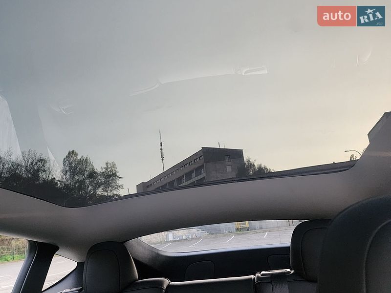 Внедорожник / Кроссовер Tesla Model Y 2022 в Киеве