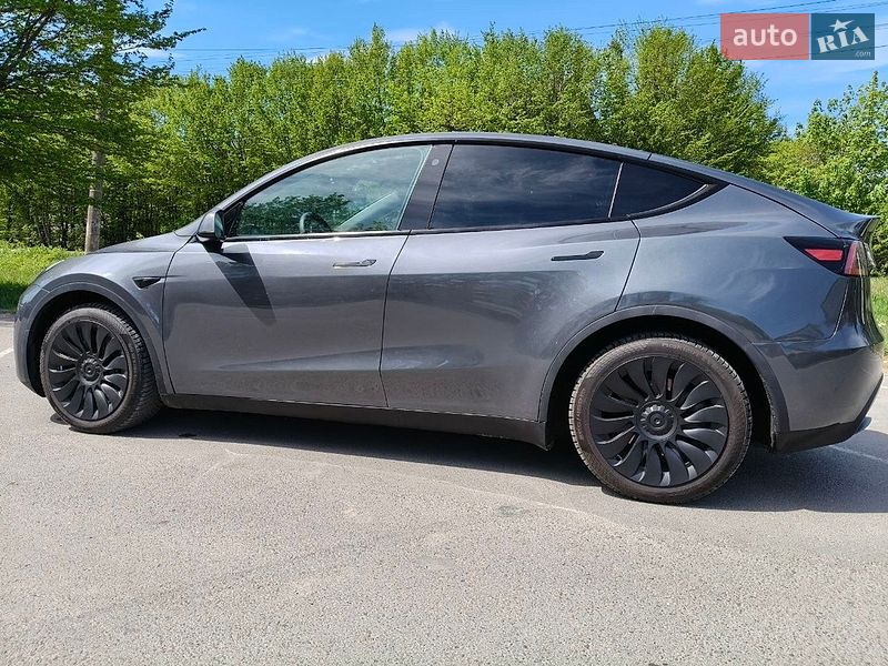 Внедорожник / Кроссовер Tesla Model Y 2023 в Ивано-Франковске