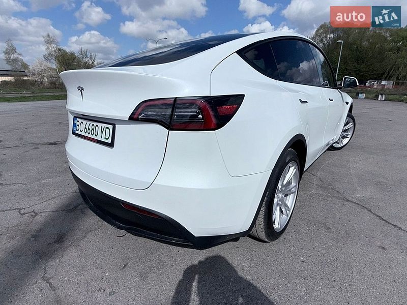Внедорожник / Кроссовер Tesla Model Y 2023 в Львове