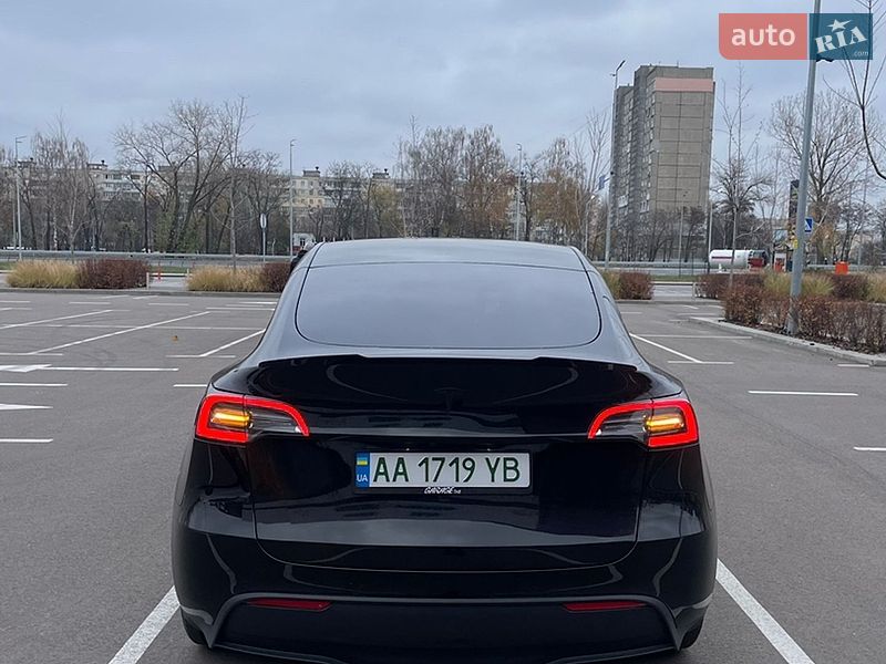 Внедорожник / Кроссовер Tesla Model Y 2021 в Киеве