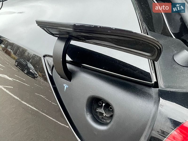 Внедорожник / Кроссовер Tesla Model Y 2021 в Киеве