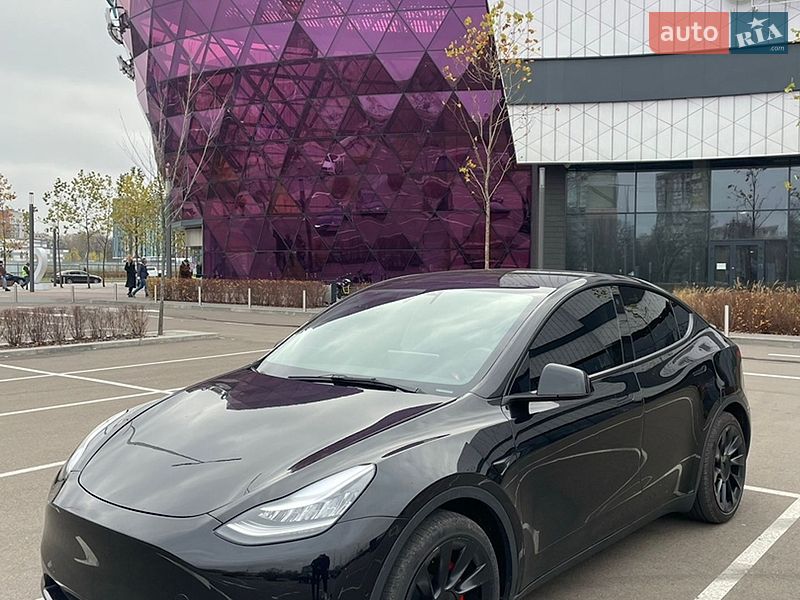 Внедорожник / Кроссовер Tesla Model Y 2021 в Киеве