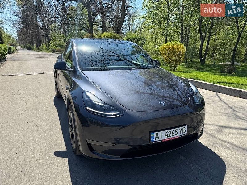 Позашляховик / Кросовер Tesla Model Y 2024 в Києві
