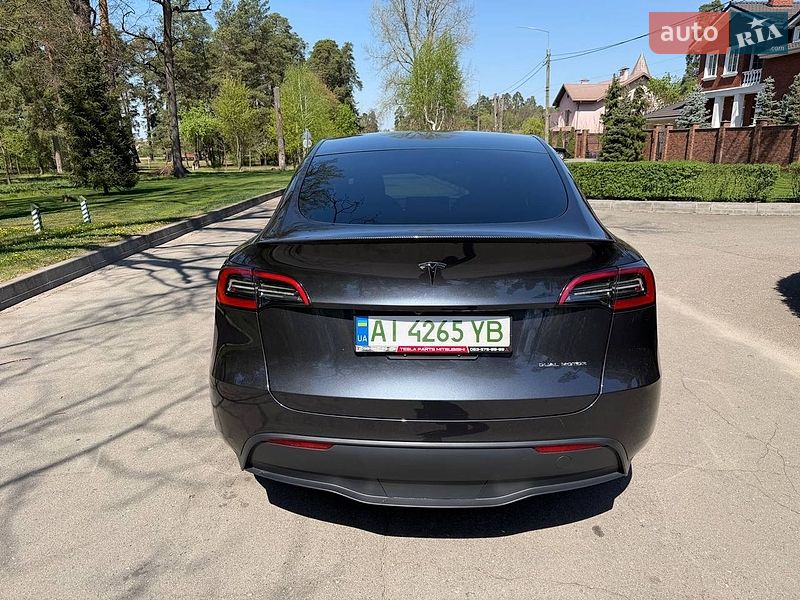 Позашляховик / Кросовер Tesla Model Y 2024 в Києві