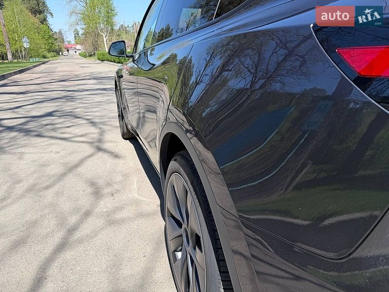 Позашляховик / Кросовер Tesla Model Y 2024 в Києві
