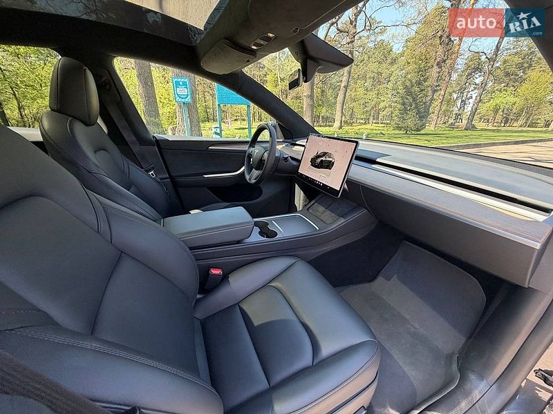 Позашляховик / Кросовер Tesla Model Y 2024 в Києві