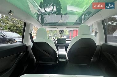 Позашляховик / Кросовер Tesla Model Y 2022 в Сторожинці