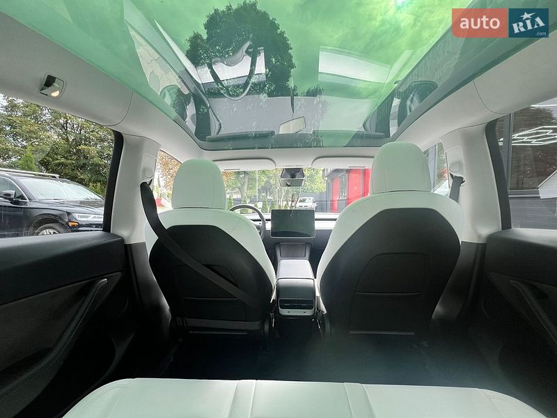 Позашляховик / Кросовер Tesla Model Y 2022 в Сторожинці