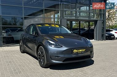Позашляховик / Кросовер Tesla Model Y 2023 в Івано-Франківську