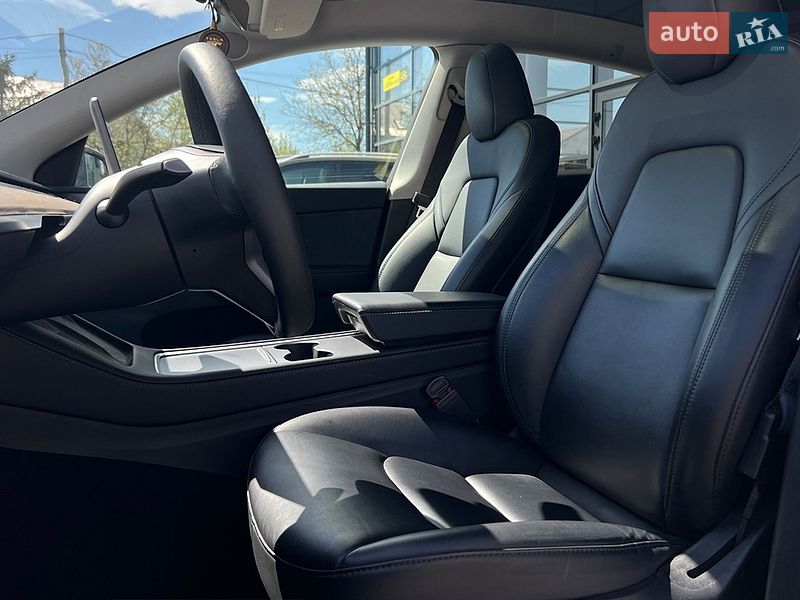 Позашляховик / Кросовер Tesla Model Y 2023 в Івано-Франківську
