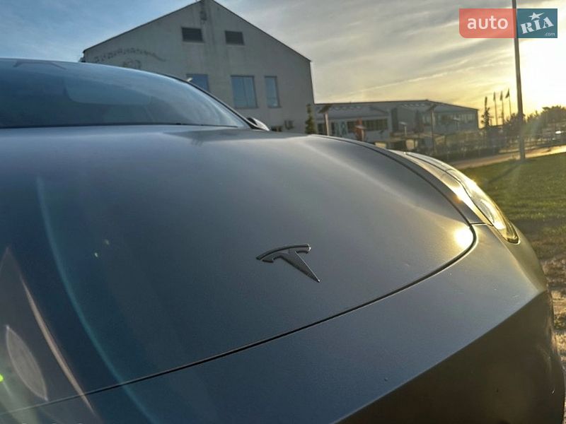 Внедорожник / Кроссовер Tesla Model Y 2021 в Львове