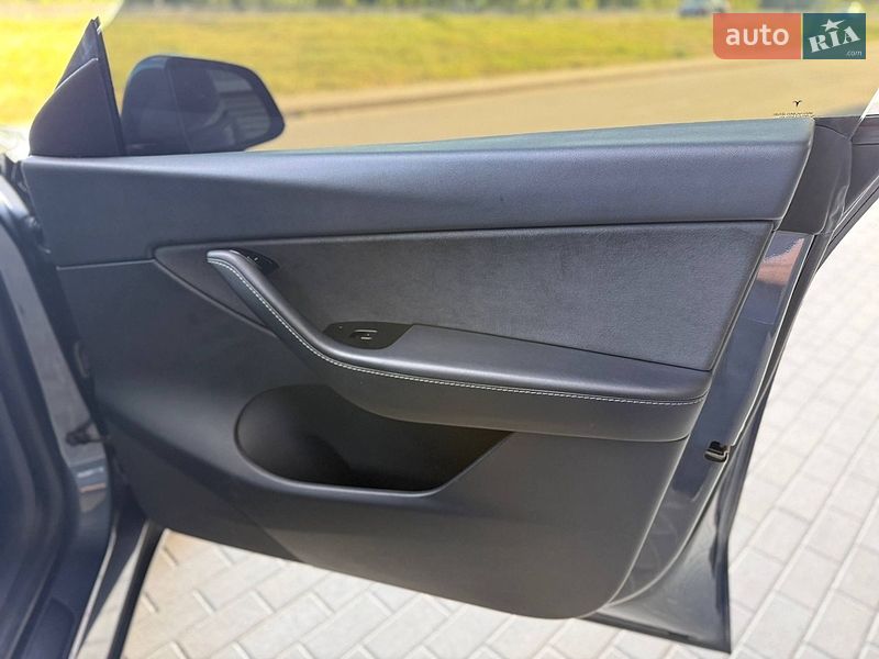 Позашляховик / Кросовер Tesla Model Y 2020 в Києві