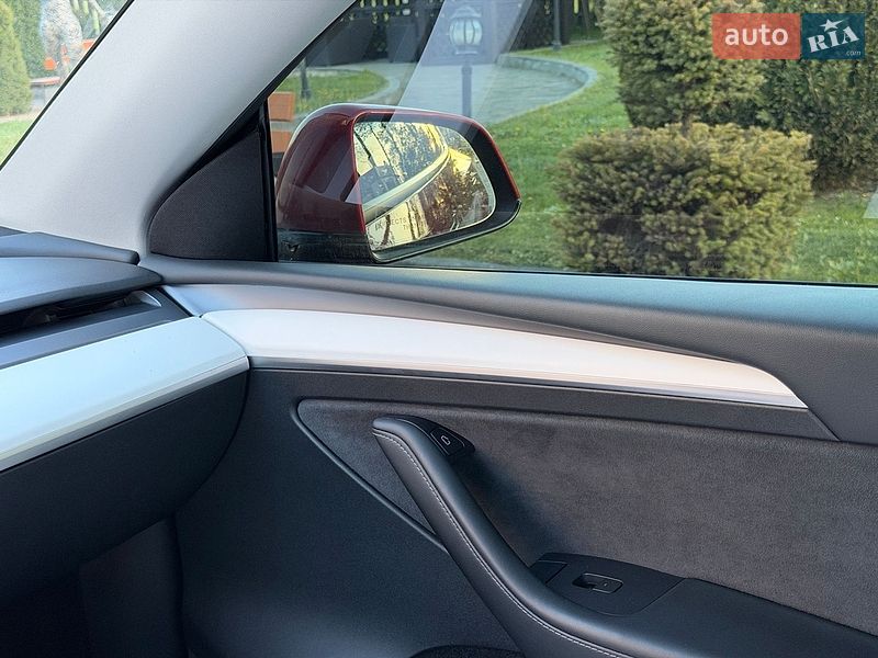 Внедорожник / Кроссовер Tesla Model Y 2023 в Стрые