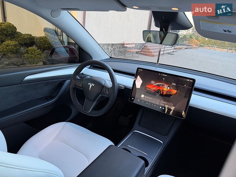 Внедорожник / Кроссовер Tesla Model Y 2023 в Стрые