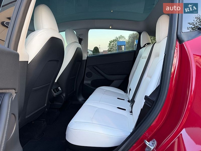 Внедорожник / Кроссовер Tesla Model Y 2023 в Стрые