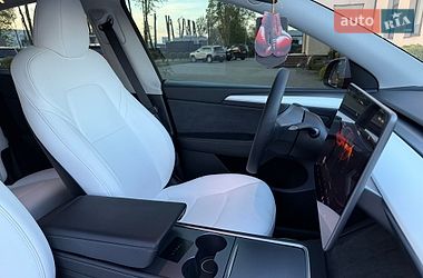 Внедорожник / Кроссовер Tesla Model Y 2023 в Стрые