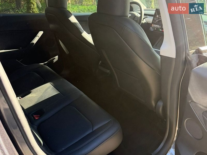 Внедорожник / Кроссовер Tesla Model Y 2024 в Львове