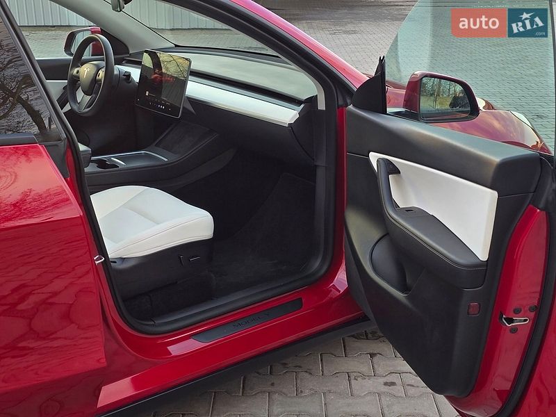 Внедорожник / Кроссовер Tesla Model Y 2022 в Костополе