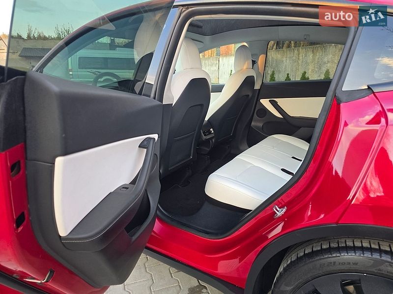 Внедорожник / Кроссовер Tesla Model Y 2022 в Костополе