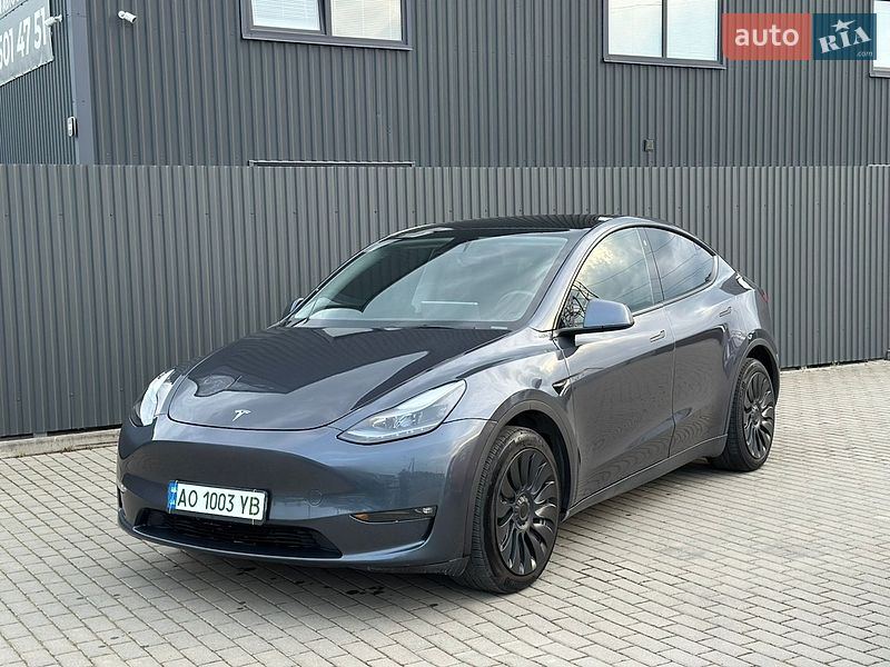 Tesla Model Y 2023