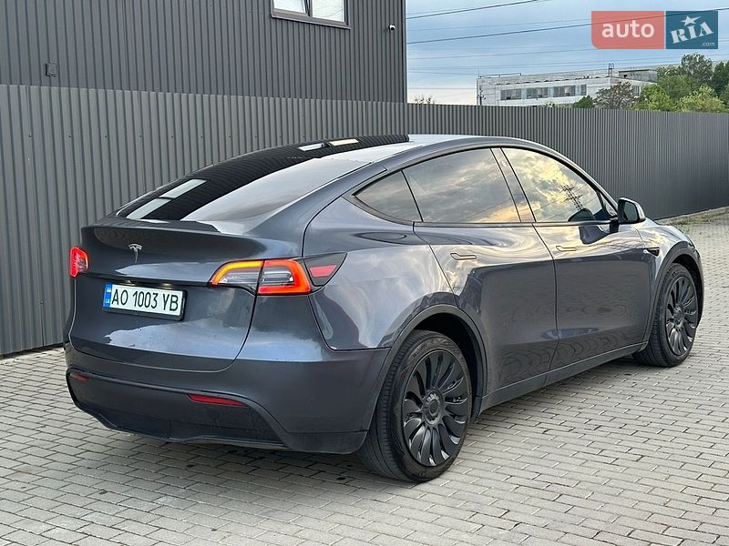 Внедорожник / Кроссовер Tesla Model Y 2023 в Ужгороде