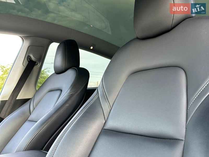 Внедорожник / Кроссовер Tesla Model Y 2023 в Ужгороде
