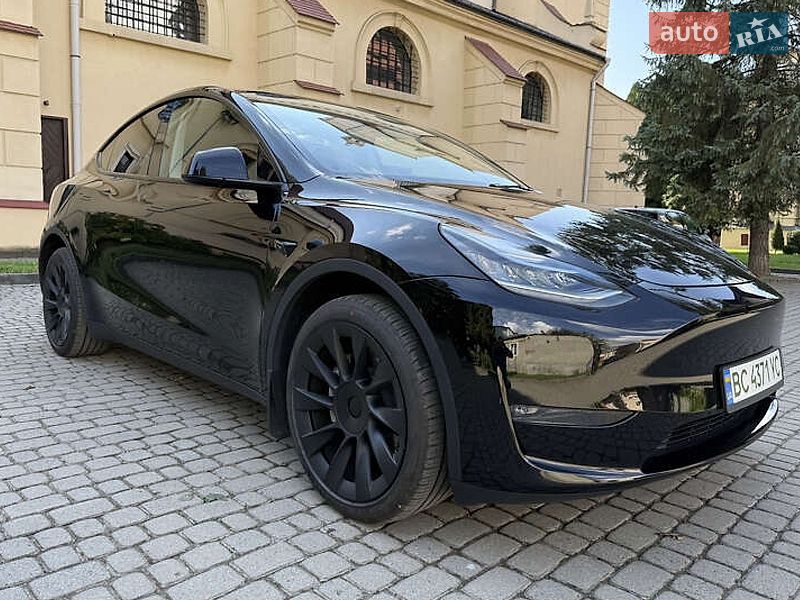 Tesla Model Y 2023