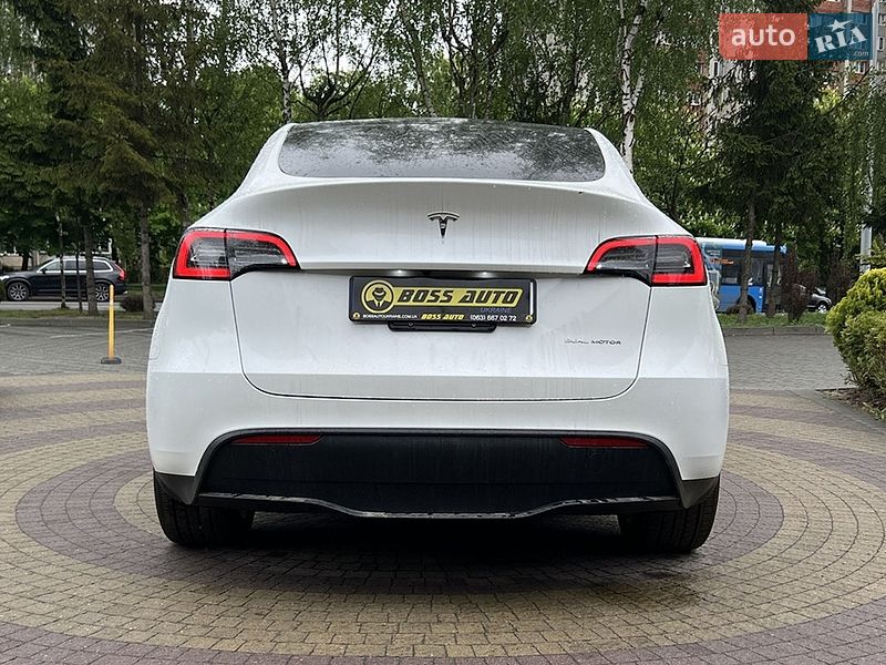 Внедорожник / Кроссовер Tesla Model Y 2023 в Львове
