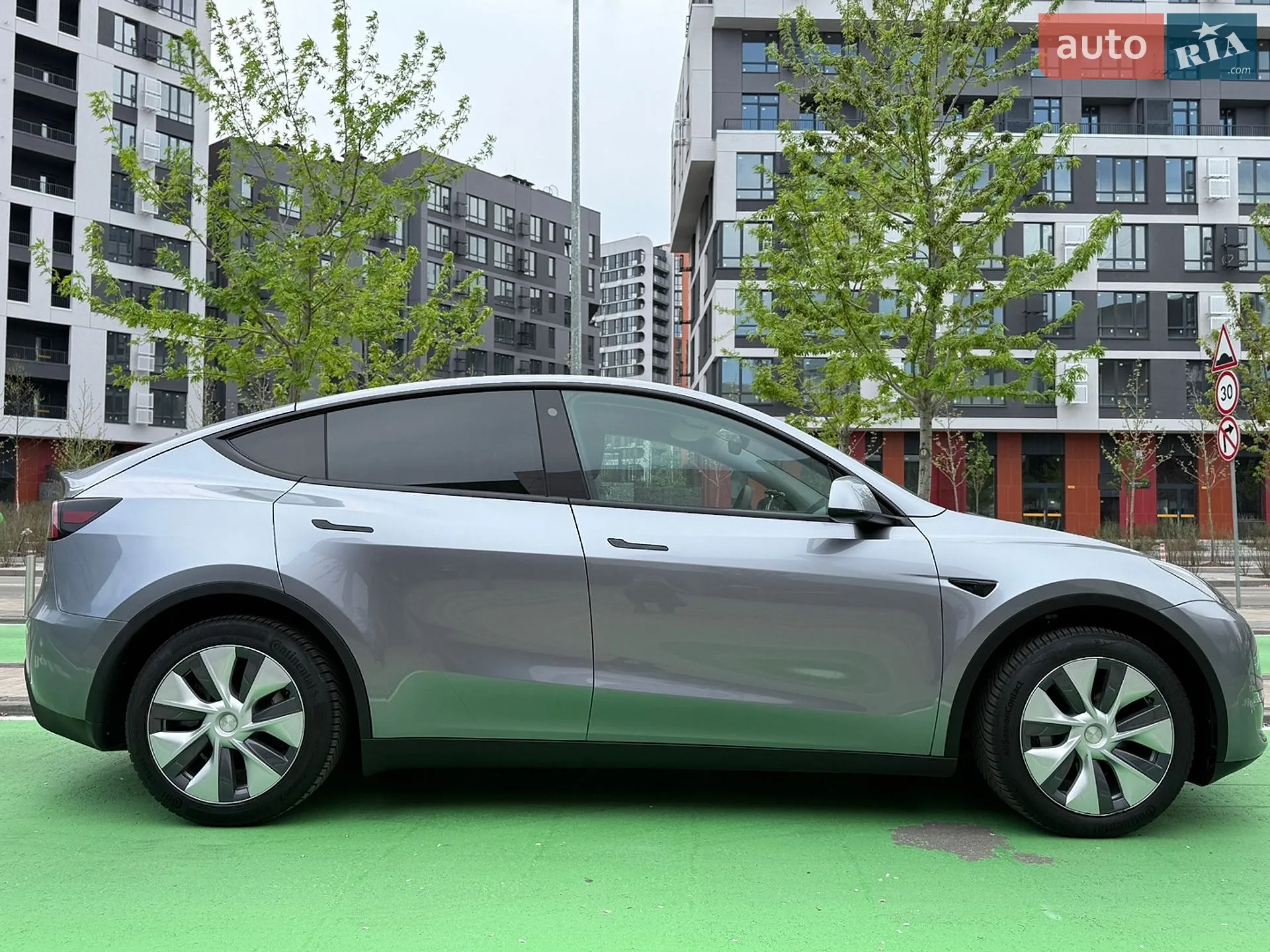 2024 Tesla Model Y - мініатюра 19