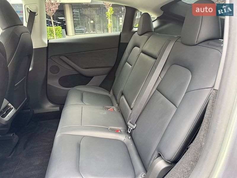 Позашляховик / Кросовер Tesla Model Y 2024 в Києві