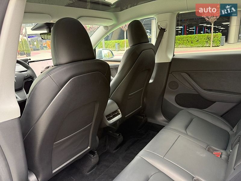 Позашляховик / Кросовер Tesla Model Y 2024 в Києві