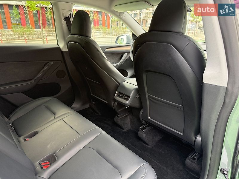 Позашляховик / Кросовер Tesla Model Y 2024 в Києві