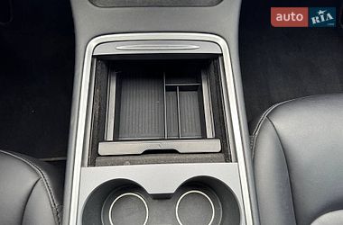 Внедорожник / Кроссовер Tesla Model Y 2021 в Киеве