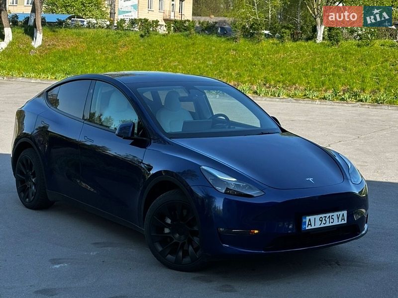 Tesla Model Y 2025