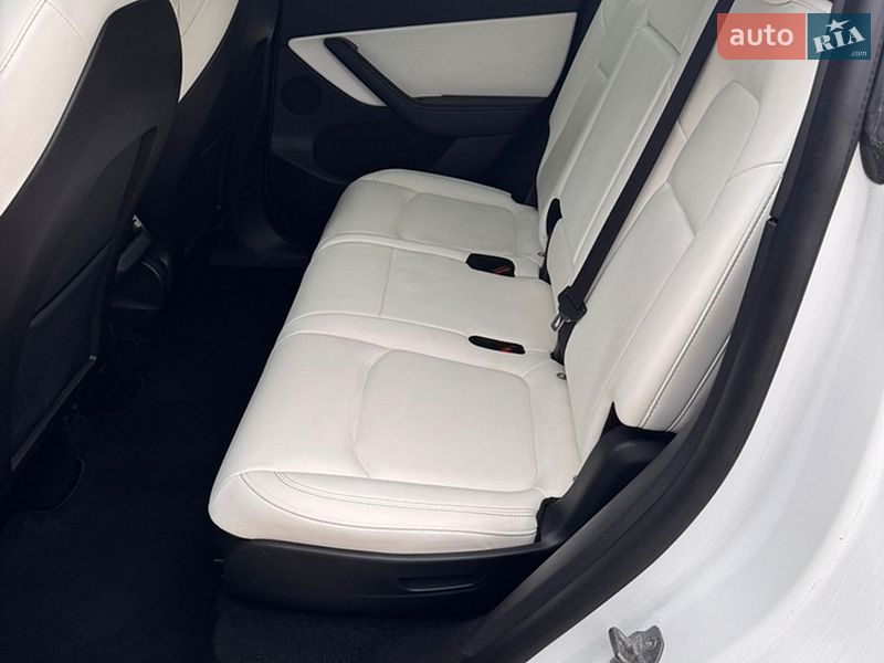 Внедорожник / Кроссовер Tesla Model Y 2021 в Львове