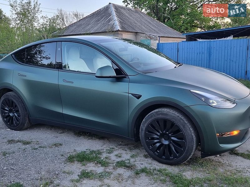 Позашляховик / Кросовер Tesla Model Y 2024 в Дніпрі