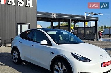 Позашляховик / Кросовер Tesla Model Y 2023 в Чернівцях